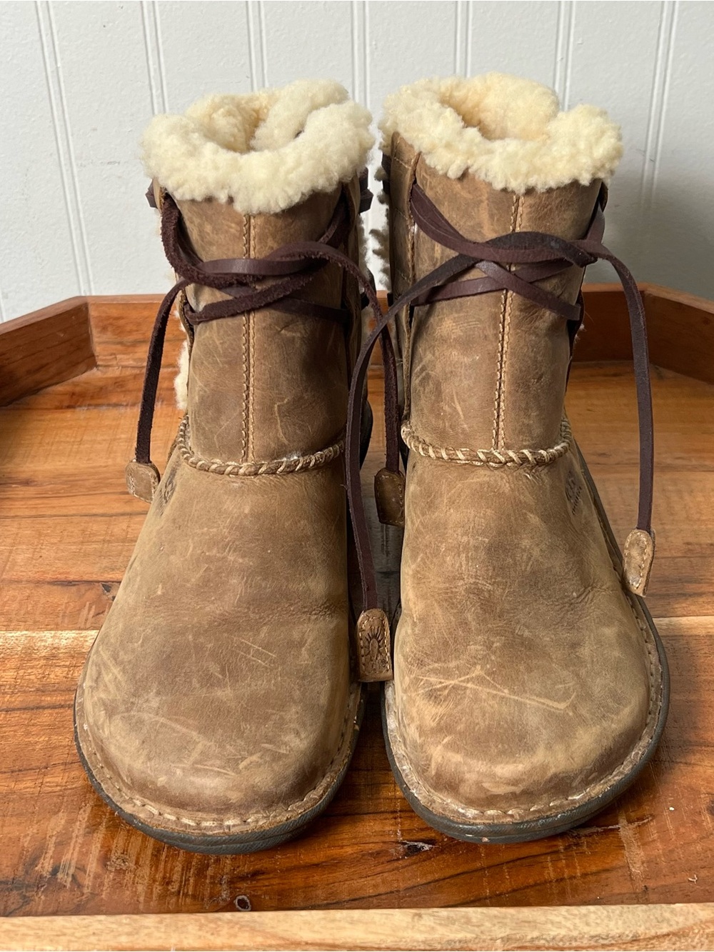 UGG Australia 5136 ankle boots size 8